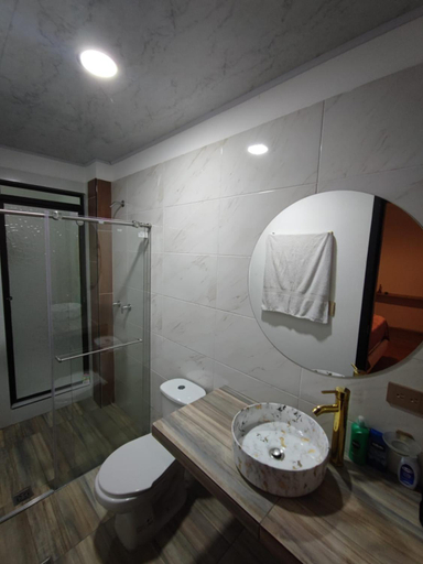 Bathroom 3, Vymar and Loto Azul, San Juan de Pasto