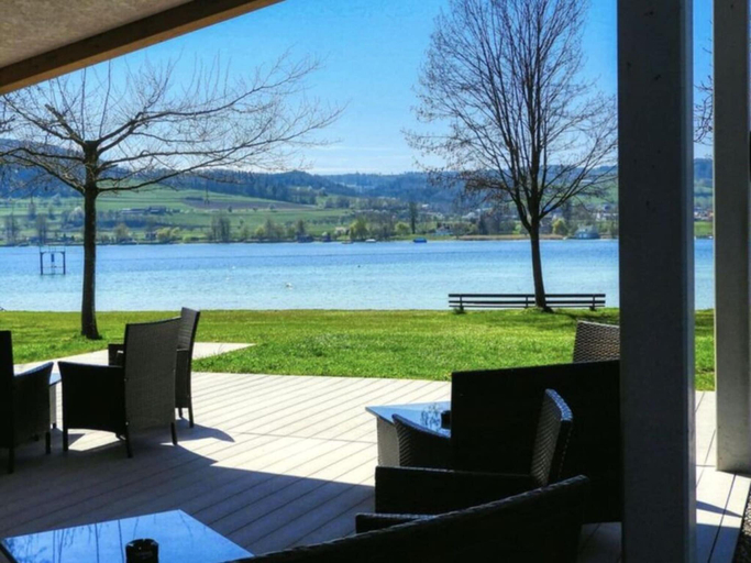 Others 3, Pleasant Apartment With Terrace, Konstanz