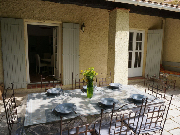 Dining 5, Beautiful House With Large Garden, Var