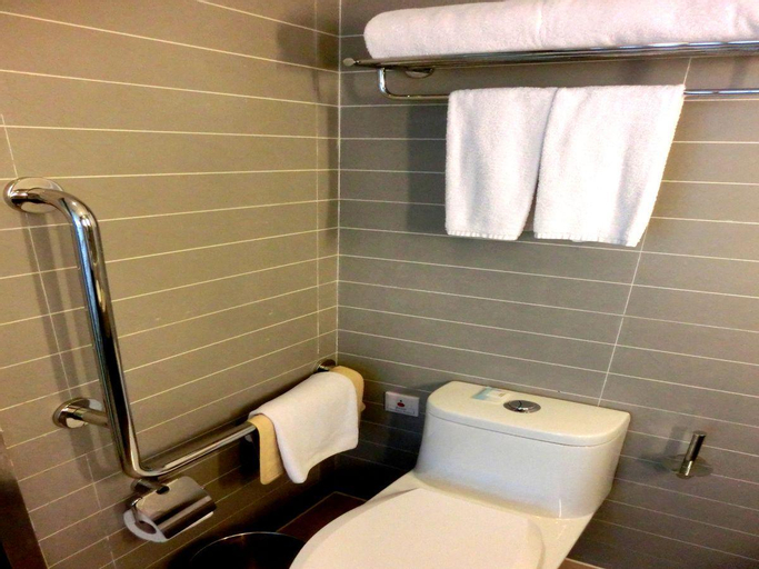Bathroom 8