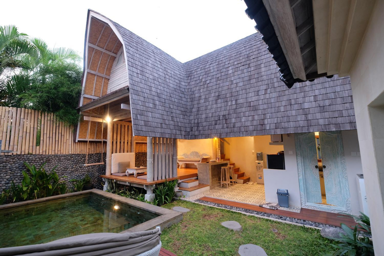 Exterior 4