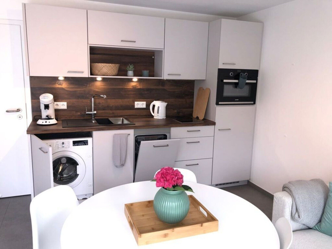 Others 4, Pleasant Apartment With Terrace, Konstanz