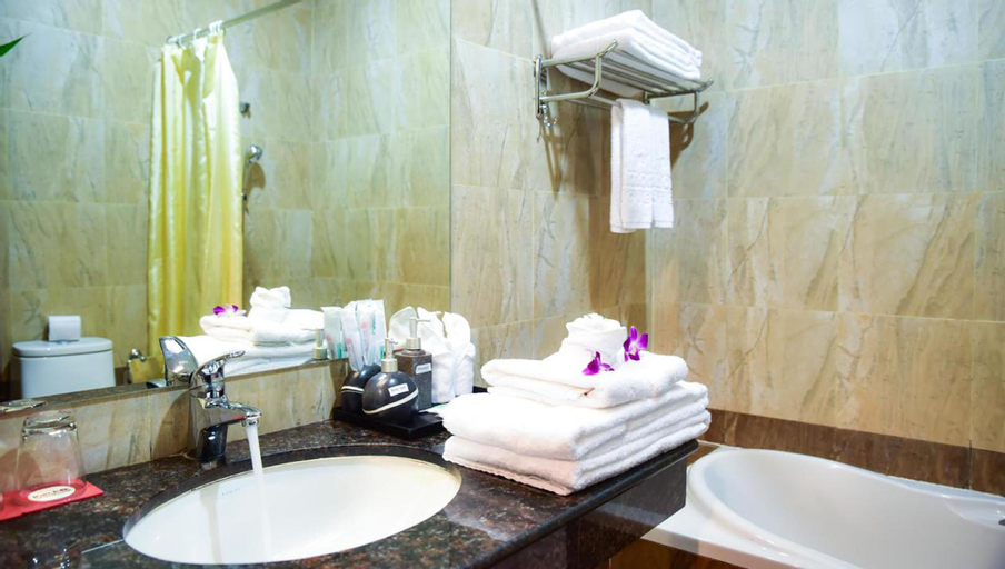 Bathroom 10
