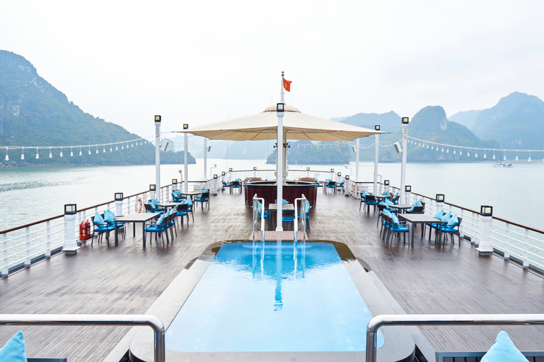 Paradise Grand Cruise - Tap to explore photos