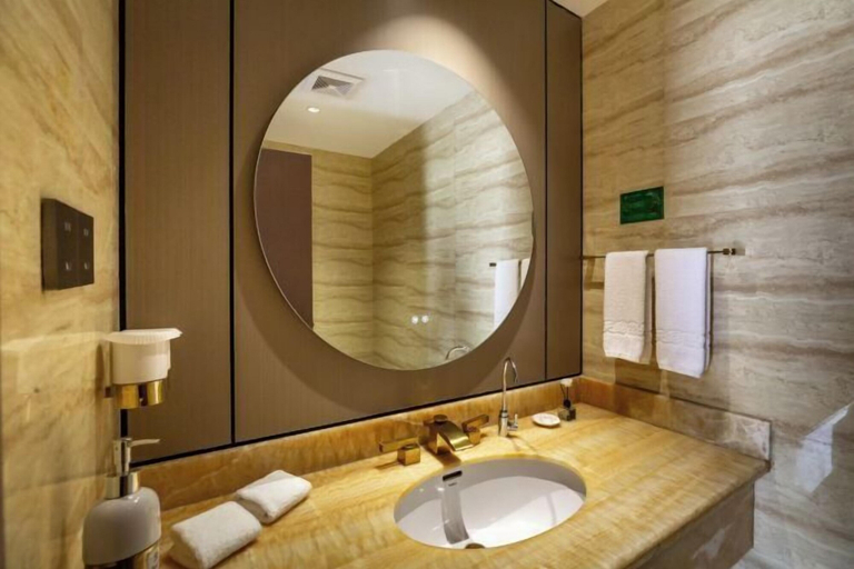 Bathroom 5, Tian Wai Tian International Hotel, Ningde