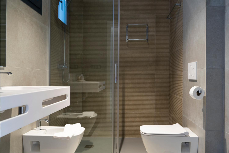 Bathroom 3, Hotel Playa De La Plata, Cádiz