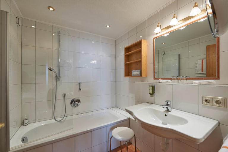 Bathroom 4, APRES POST HOTEL, Bludenz