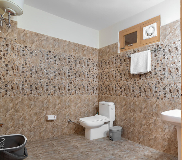 Bathroom, Jalori Hills, Kullu