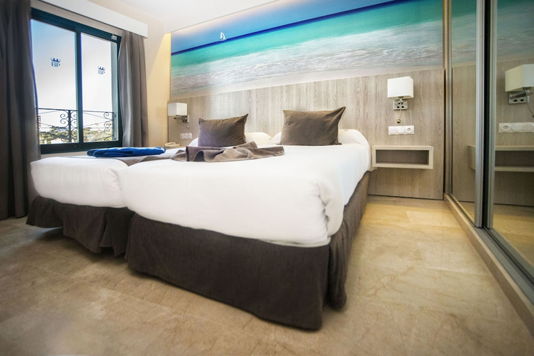 Bedroom 3, Benalmadena Palace Hotel Spa, Málaga