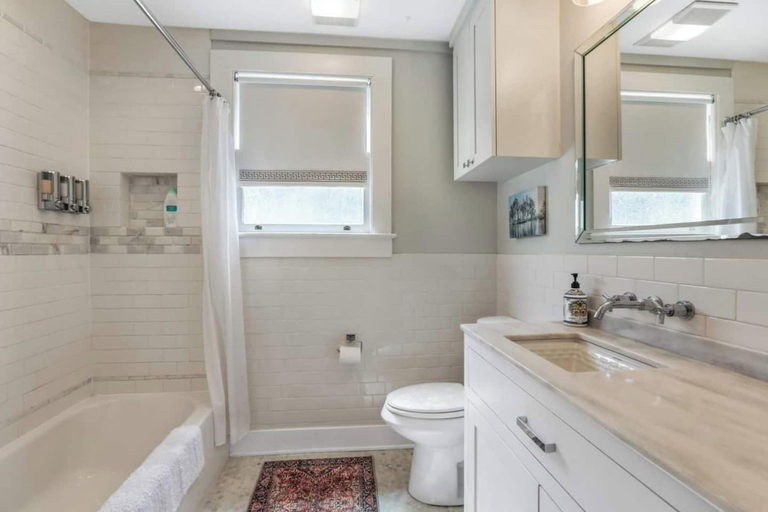Bathroom, Blissful Blue Bungalow in Baton Rouge, East Baton Rouge