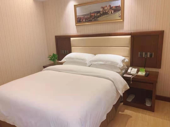 Vienna Hotel Shenzhen Gongming Square Metro Station, Shenzhen