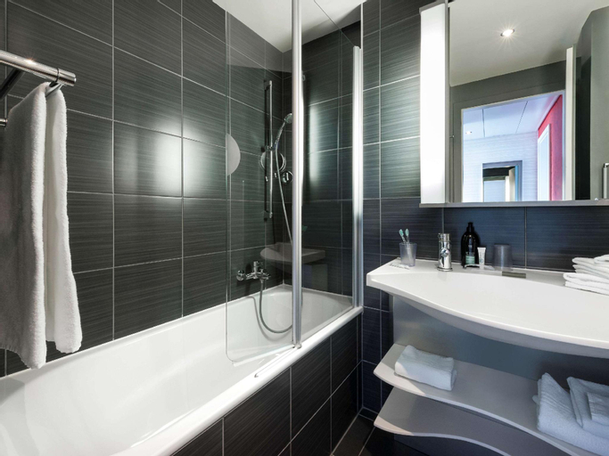 Bathroom 9