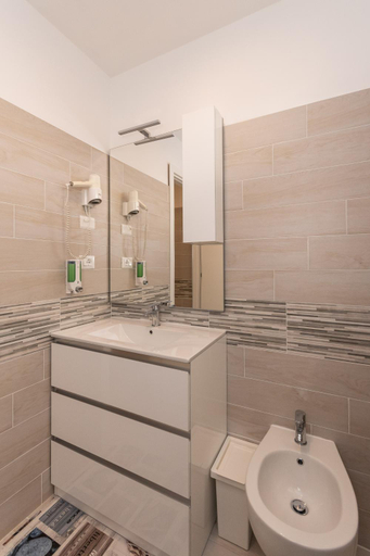 Bathroom 4, Residence Finale Bike and Beach, Savona