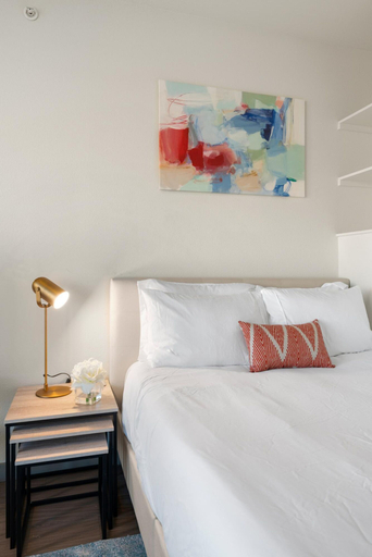 Room 5, Arlington Executive Studio Apartment, Arlington