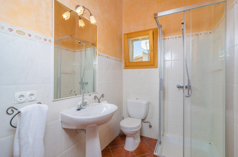 Room 5, Aubadallet in Vilafranca de Bonany, Baleares