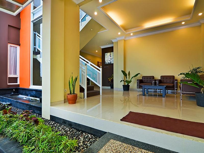 Exterior & Views 21