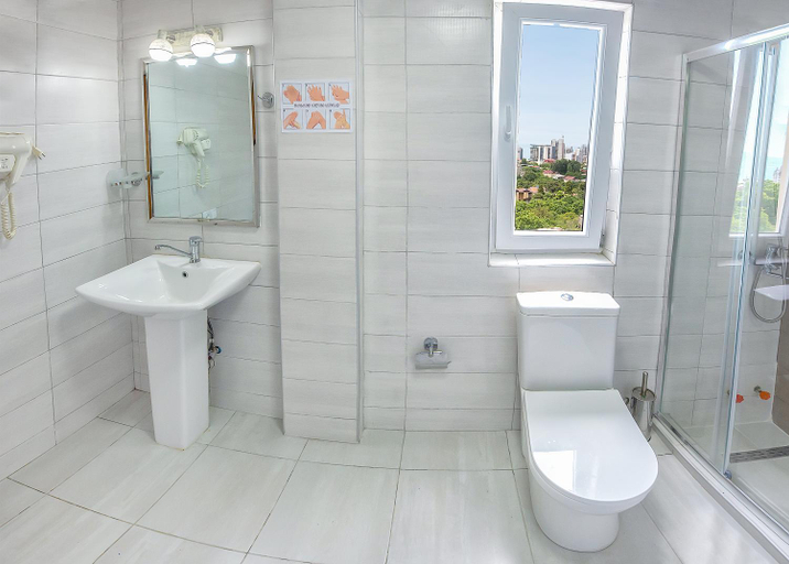 Bathroom 3, Hotel Mandarinebi, Batumi