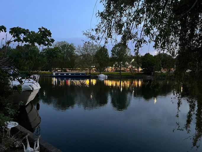 Miscellaneous 3, Lux 8Br Thamesfront Villa w Yacht & Sauna, Windsor and Maidenhead
