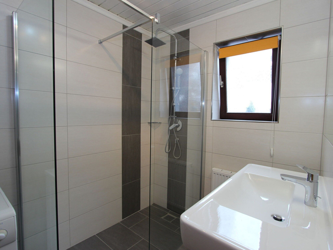 Bathroom 3, Apartment in Salzburger Land With Balcony, Sankt Johann im Pongau