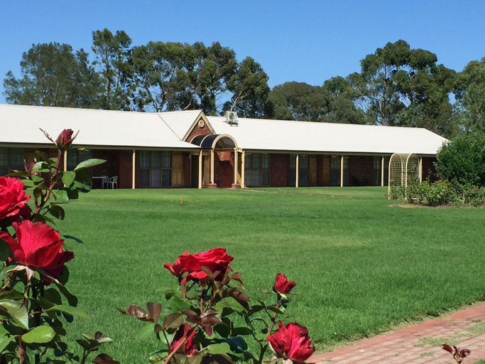 Others 4, Coonawarra Place Motor Inn, Wattle Range - East