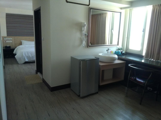 Others 3, Denver Mllan Hotel, Yulin