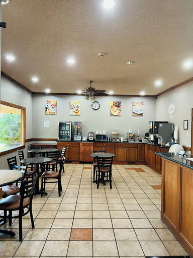 Food & Drinks 5, Hometown Inn & Suites, Washington