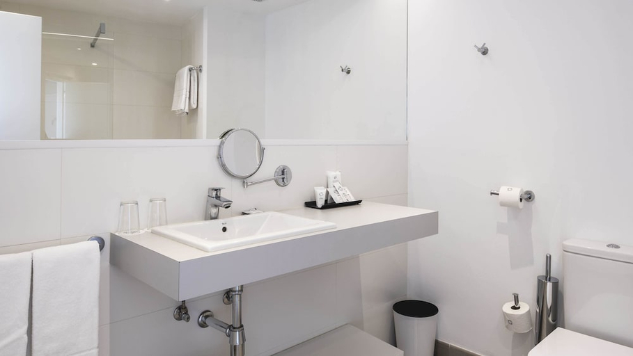 Bathroom 3, Be Live Experience Costa Palma, Baleares