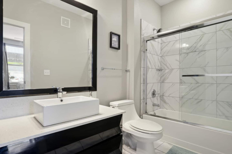 Bathroom 3, River House Apartments, East Baton Rouge