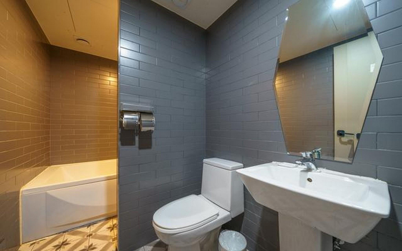 Bathroom 5, Incheon DongIncheon YAJA, Jung