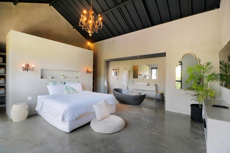 Bathroom 2, Villa Suku Berawa, Badung