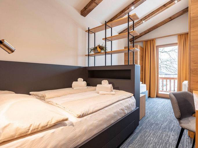 Bedroom 2, Large Chalet With Carmine and Wellness Area, Kitzbühel