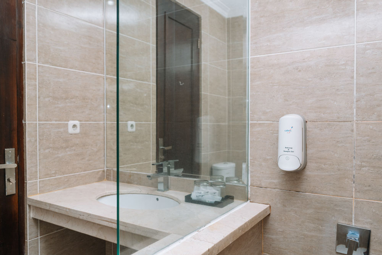 Bathroom 12