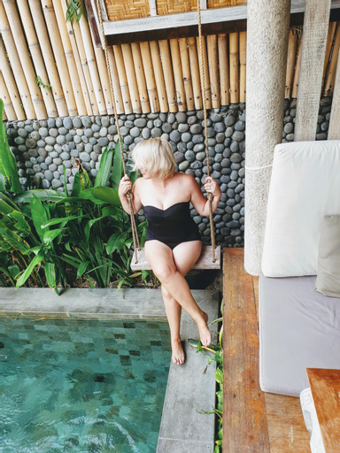 Swimming Pool 13