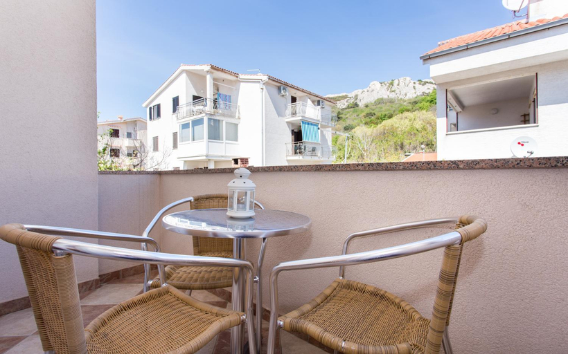 Others 5, Apartments Mira, Baška
