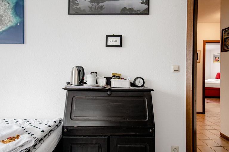Others 4, Ruhige Zimmer im Grunen, Berlin