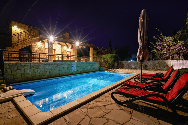 Sport & Beauty 2, 3 bedroom Villa Madelini with private pool, Aphrodite Hills Resort