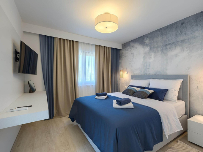 Room 4, Lovely Villa With Swimming Pool and Terrace, Marčana