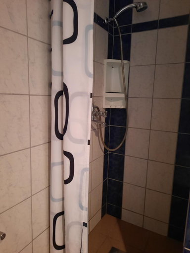 Bathroom 2, Manda & Marko Juric, Starigrad