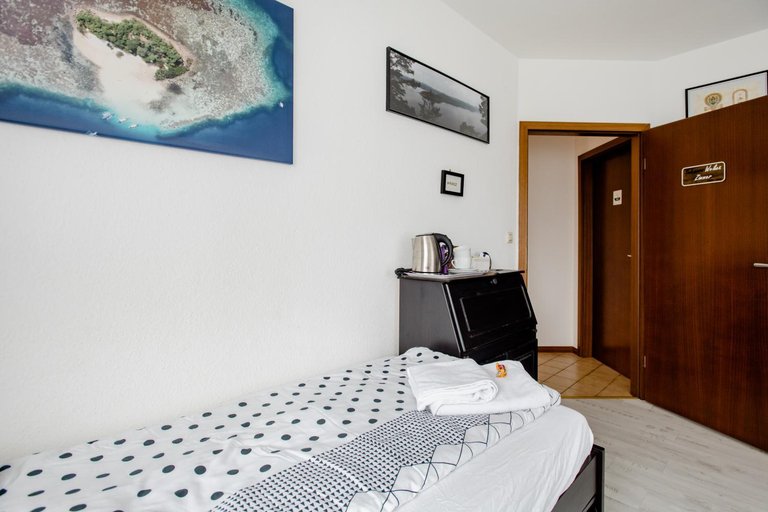 Bedroom 1, Ruhige Zimmer im Grunen, Berlin