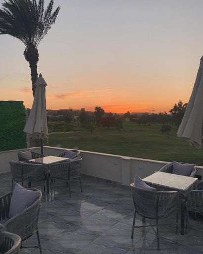 Food & Drinks 4, garden pyramid view, Al-Ahram