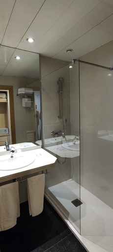 Bathroom 4, Eurohotel Diagonal Port Hotel, Barcelona