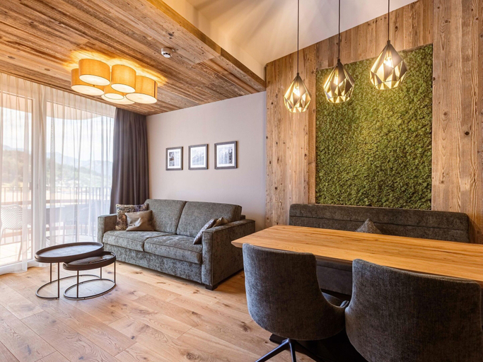 Others 3, Modern Holiday Apartment With Balcony in Fugen, Schwaz