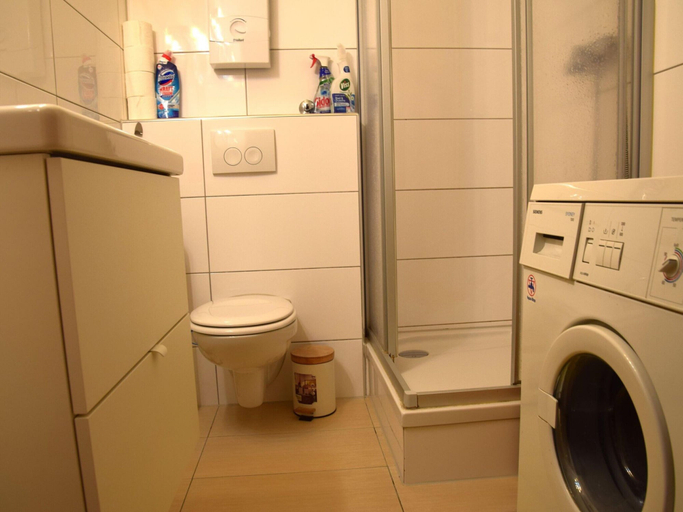 Bathroom 4, Apartment in Oberhausen Near Centre, Oberhausen