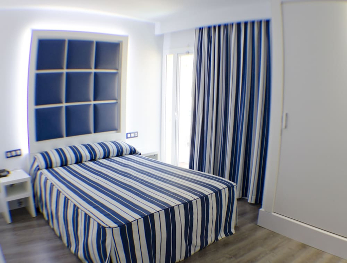 Bedroom 2, Sun Village Lloret De Mar, Girona