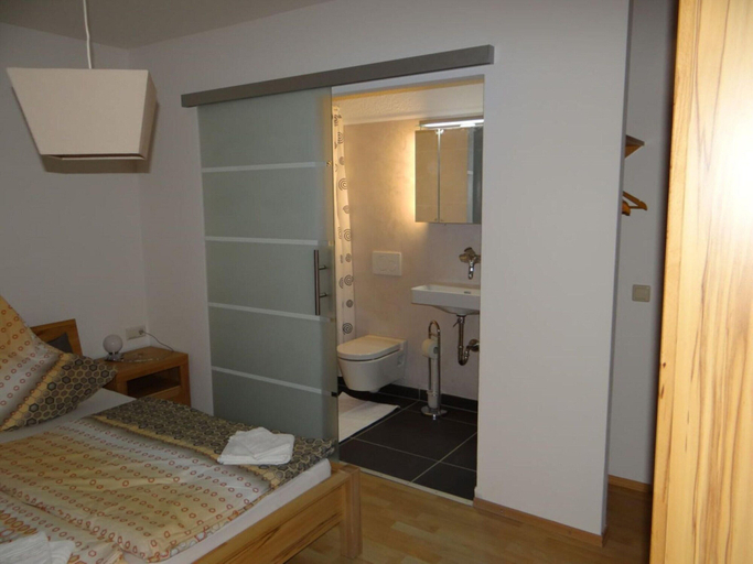 Room 3, Holiday Apartment Marianne, Konstanz