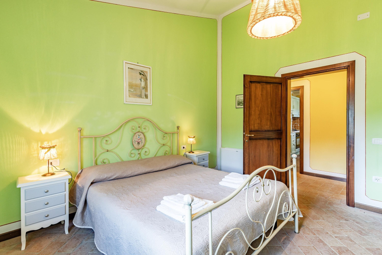 Room 4, Maramaldo Sangiovese Shared Pool Chianti, Florence