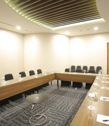 Others 4, PIK Gold Coast Sea View Apartment, Jakarta Utara