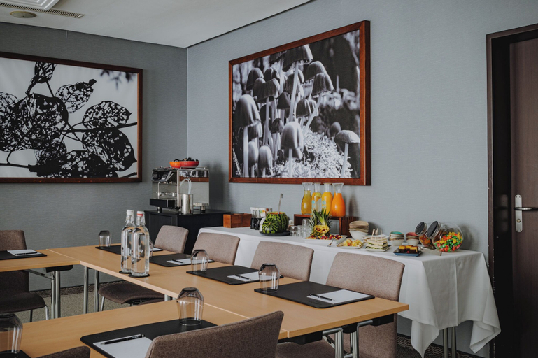 Business Facilities 25