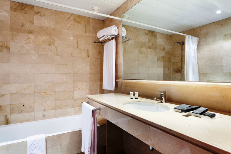 Bathroom 3, Hotel Viladomat, Barcelona