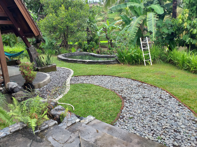 Others 2, Uma Nirmala aling-aling, Buleleng